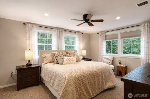Bedroom - 72 Grove St, Eastsound, WA 98245 photo 1 of 6