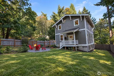 Exterior - 72 Grove St, Eastsound, WA 98245 photo 5 of 7
