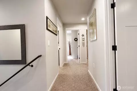 Entry Way - 72 Grove St, Eastsound, WA 98245 photo 2 of 4