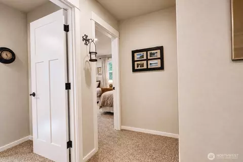 Entry Way - 72 Grove St, Eastsound, WA 98245 photo 1 of 4