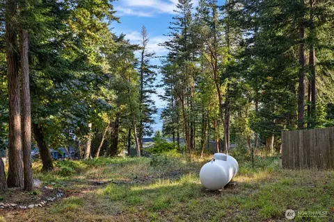 Exterior - 72 Grove St, Eastsound, WA 98245 photo 7 of 7