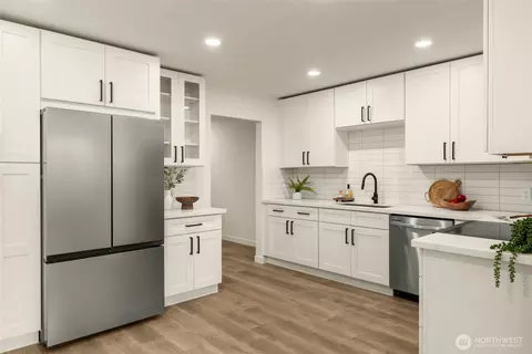 9715 NE Juanita Dr #B107, Kirkland, WA 98034