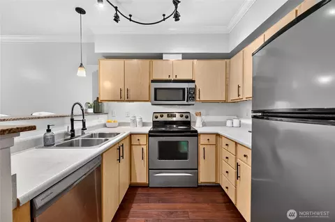 Kitchen - 10709 Valley View Rd #C103, Bothell, WA 98011 photo 3 of 4