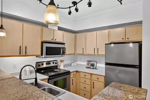 Kitchen - 10709 Valley View Rd #C103, Bothell, WA 98011 photo 2 of 4