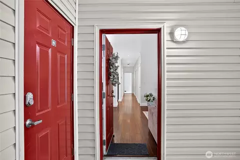 Entry Way - 10709 Valley View Rd #C103, Bothell, WA 98011 photo 1 of 1