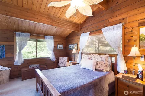 Bedroom - 4629 Happy Valley Rd, Sequim, WA 98382 photo 3 of 6