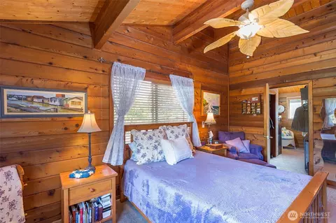 Bedroom - 4629 Happy Valley Rd, Sequim, WA 98382 photo 4 of 6