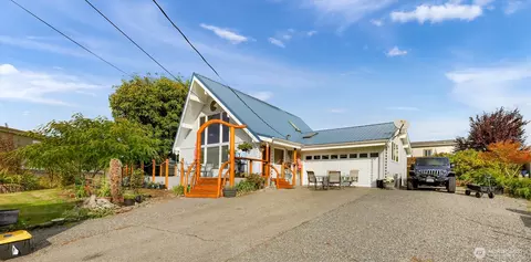 8415 Donald Way, Blaine, WA 98230