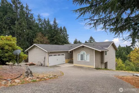 16408 39th St Ct E, Lake Tapps, WA 98391