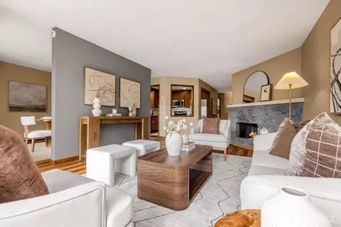 1070 5th Ave S #207, Edmonds, WA 98020