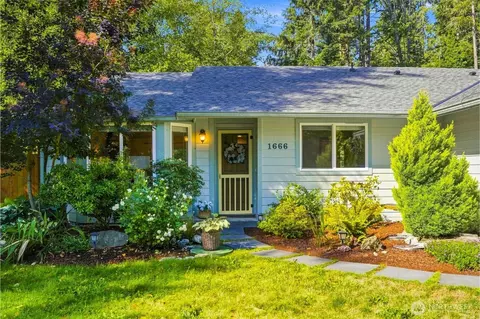 1666 Vine Maple Ln, Camano Island, WA 98282