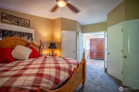 Bedroom - 18716 215th Ave E, Orting, WA 98360 photo 2 of 3