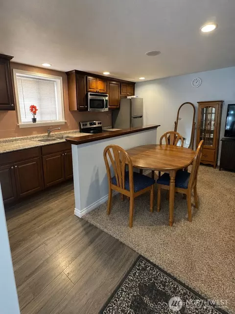 Kitchen - 18716 215th Ave E, Orting, WA 98360 photo 1 of 6