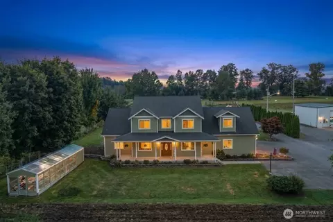 17166 Dike Rd, Mount Vernon, WA 98273