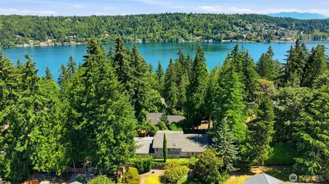 2209 W Lake Sammamish Pkwy NE, Redmond, WA 98052