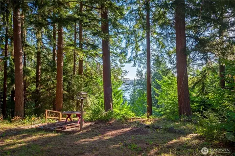 1265 Island Dr, Lummi Island, WA 98262