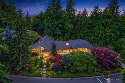 2725 Sahalee Dr W, Sammamish, WA 98074