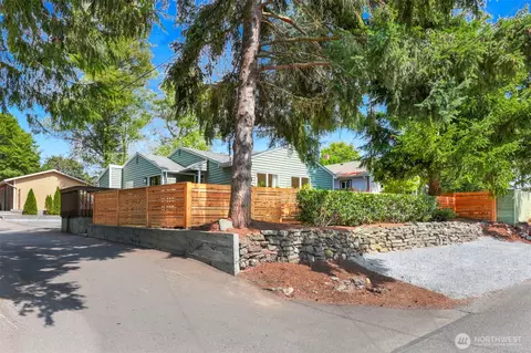 3830 NE 123rd St, Seattle, WA 98125