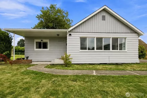 1317 47th Ave E, Fife, WA 98424