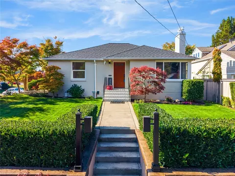 3803 29th Ave W, Seattle, WA 98199