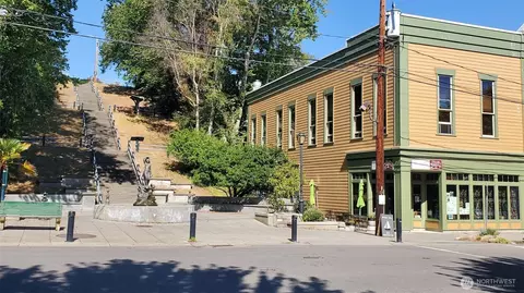 842 Washington St #210, Port Townsend, WA 98368