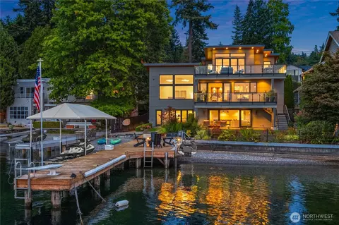 13031 Holmes Point Dr NE, Kirkland, WA 98034