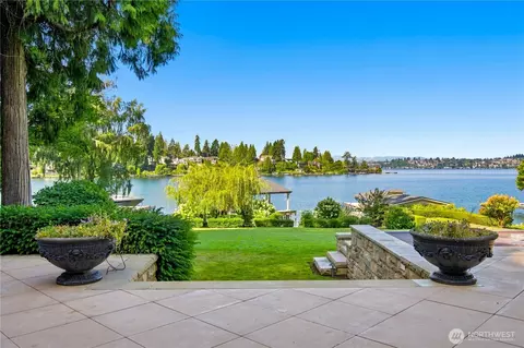 3645 Hunts Point Rd, Hunts Point, WA 98004