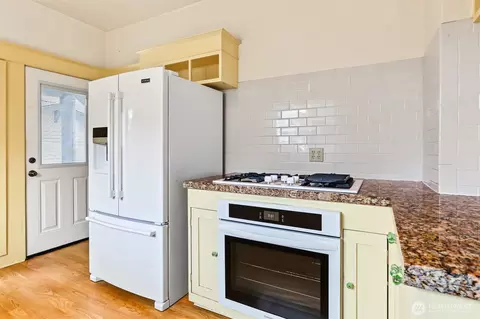 Kitchen - 1010 Rucker Ave, Everett, WA 98201 photo 3 of 3