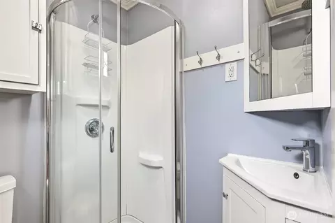 Bath - 1010 Rucker Ave, Everett, WA 98201 photo 3 of 5