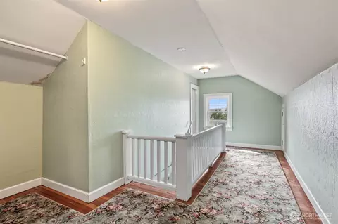 Entry Way - 1010 Rucker Ave, Everett, WA 98201 photo 2 of 3
