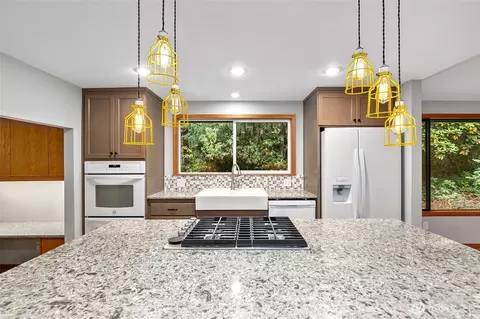 Kitchen - 28620 SE 464th Ct, Enumclaw, WA 98022 photo 4 of 7