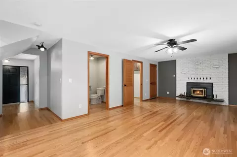 Living - 28620 SE 464th Ct, Enumclaw, WA 98022 photo 7 of 8