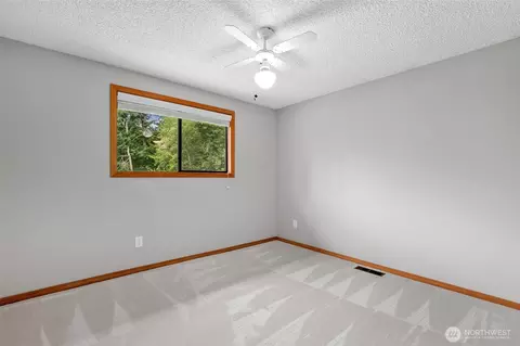 Bedroom - 28620 SE 464th Ct, Enumclaw, WA 98022 photo 4 of 5