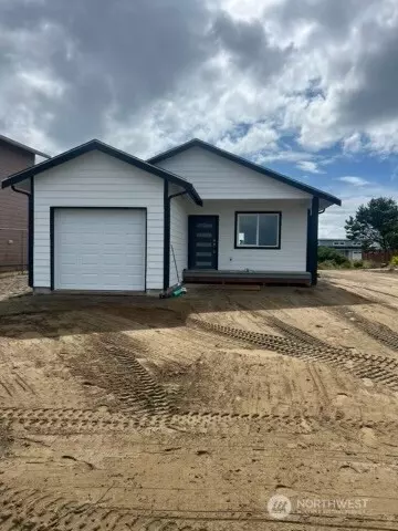 1275 Channel Ave SW, Ocean Shores, WA 98569