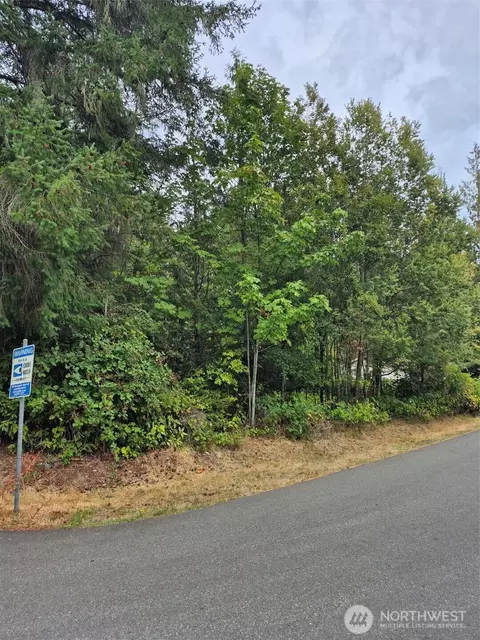 2340 Westwind Dr NW, Olympia, WA 98502