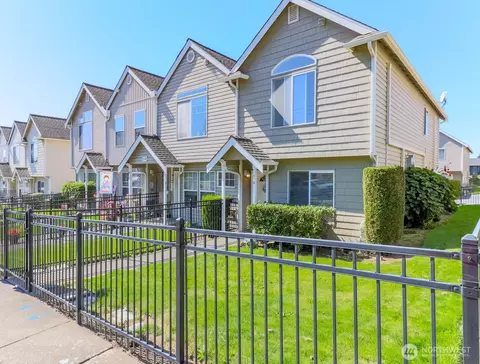 5124 Browns Point Blvd #D, Tacoma, WA 98422