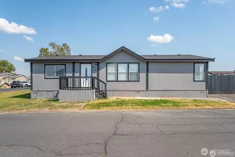 4000 NE Longview St #65, Moses Lake, WA 98837