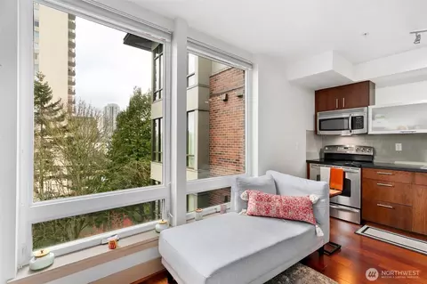 4547 8th Ave NE #508, Seattle, WA 98105