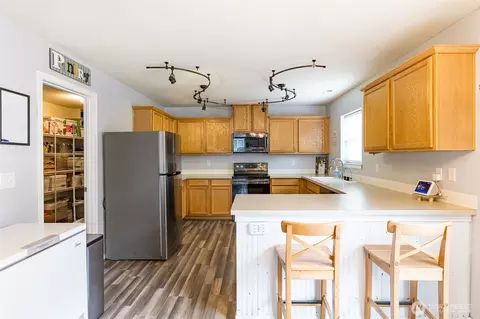 Kitchen - 114 Lane Blvd NE, Orting, WA 98360 photo 2 of 4