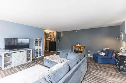Living - 114 Lane Blvd NE, Orting, WA 98360 photo 2 of 4