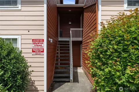 Exterior - 3909 Mason Loop Rd, Tacoma, WA 98409 photo 2 of 10