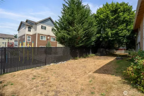 Exterior - 3909 Mason Loop Rd, Tacoma, WA 98409 photo 6 of 10
