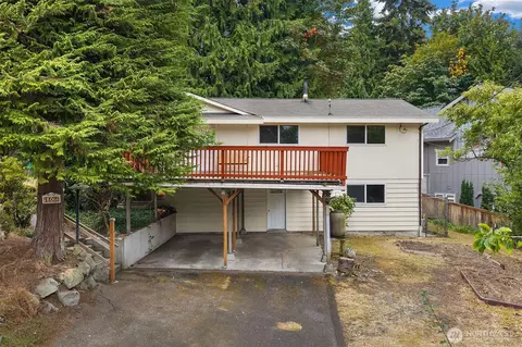 18061 28th Ave NE, Lake Forest Park, WA 98155