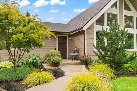 115 Steelhead Dr, Silver Creek, WA 98585