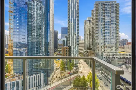 2510 6th Ave #1403, Seattle, WA 98121