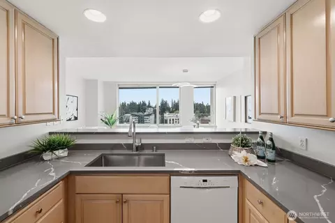 177 107th Ave NE #1204, Bellevue, WA 98004