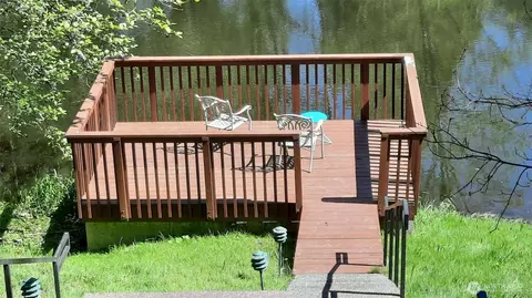 Exterior - 9821 NE Riverbend Dr #C 102, Bothell, WA 98011 photo 5 of 9