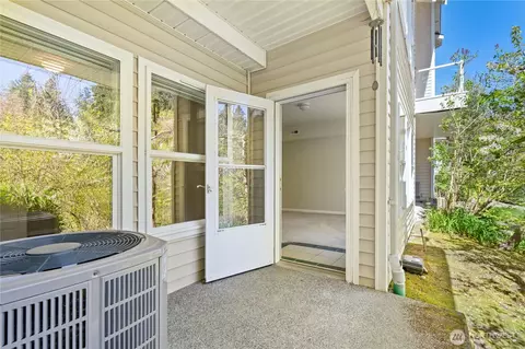 Exterior - 9821 NE Riverbend Dr #C 102, Bothell, WA 98011 photo 3 of 9