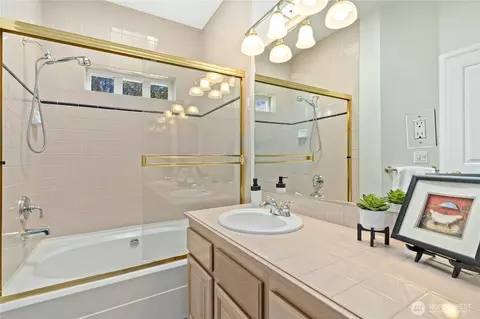 Bath - 9821 NE Riverbend Dr #C 102, Bothell, WA 98011 photo 3 of 6