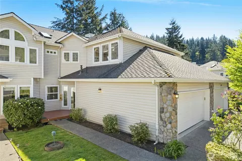 Exterior - 9821 NE Riverbend Dr #C 102, Bothell, WA 98011 photo 8 of 9